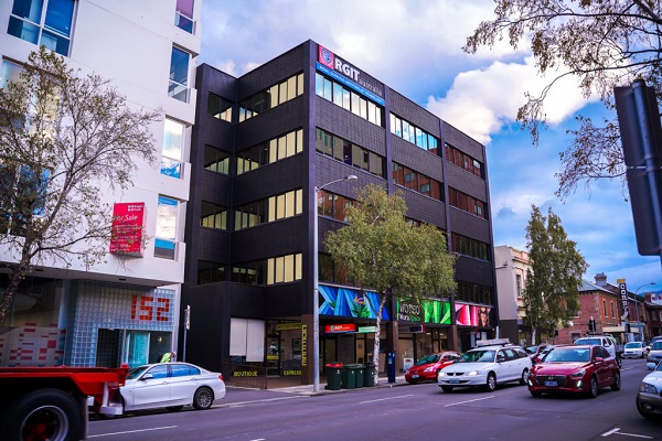 Royal Greenhill Institute of Technology (RGIT) Image